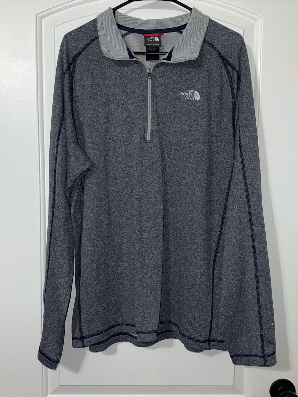 The North Face 1/4 Zip Pullover Men’s Size XL Gray And Blue Flash Dry